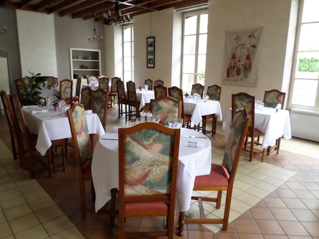 Le Relais De La Caleche Hotel Saint-Denis-d'Anjou Ngoại thất bức ảnh