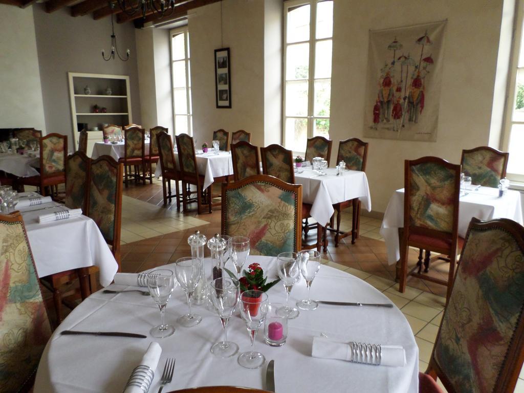 Le Relais De La Caleche Hotel Saint-Denis-d'Anjou Ngoại thất bức ảnh