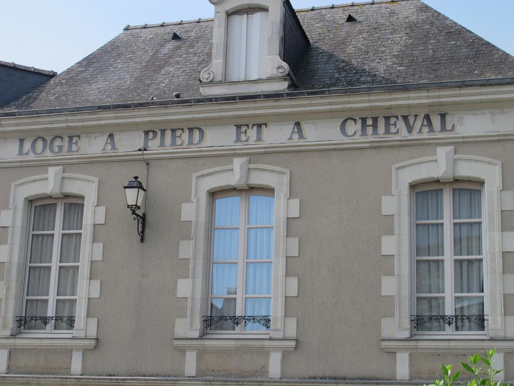 Le Relais De La Caleche Hotel Saint-Denis-d'Anjou Ngoại thất bức ảnh