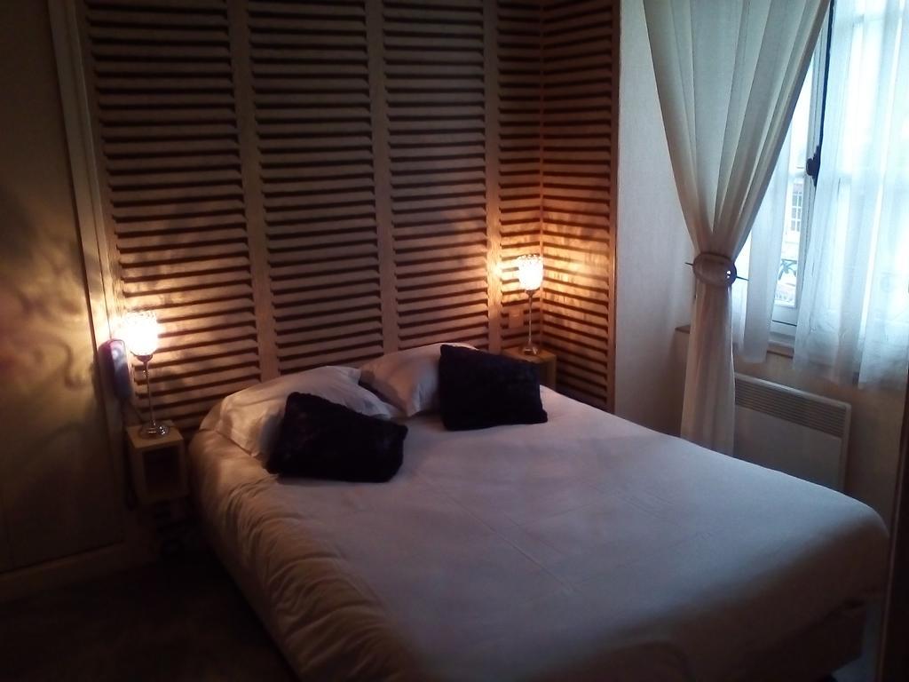 Le Relais De La Caleche Hotel Saint-Denis-d'Anjou Ngoại thất bức ảnh