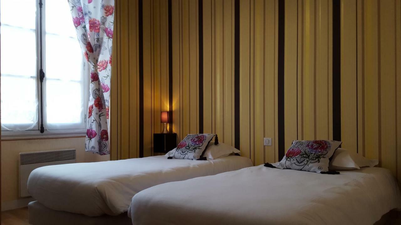 Le Relais De La Caleche Hotel Saint-Denis-d'Anjou Ngoại thất bức ảnh