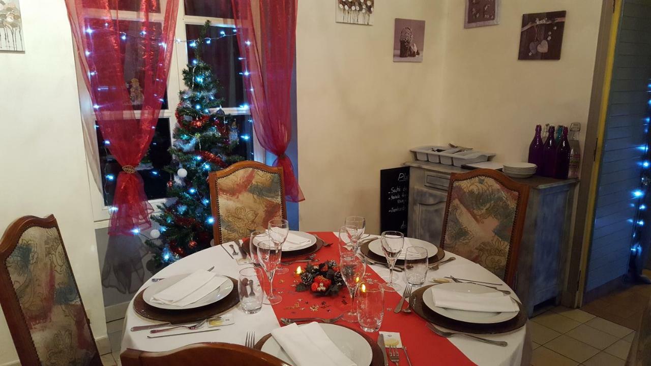 Le Relais De La Caleche Hotel Saint-Denis-d'Anjou Ngoại thất bức ảnh